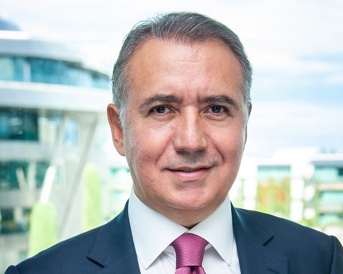 José M. Linares